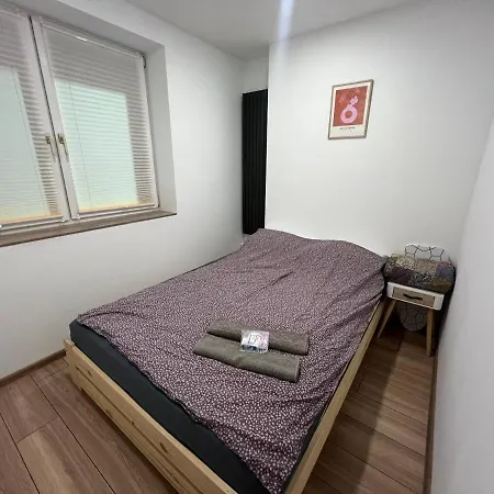 Apartamentsbymatyrafa-iv Apartman *