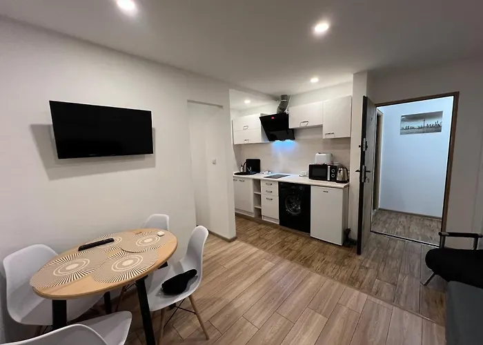 Apartamentsbymatyrafa-iv *